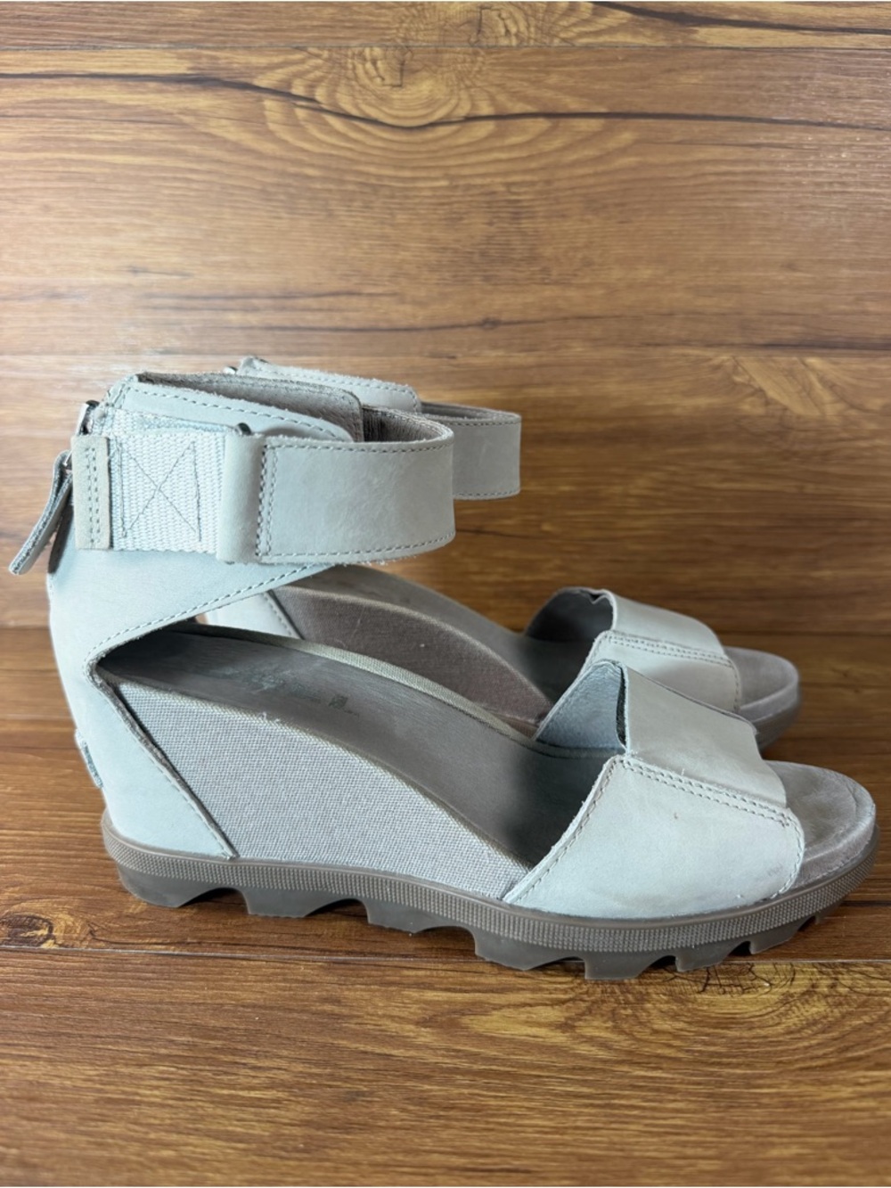 Sorel Joanie II Wedge Sandals Women’s Size 8 Leather Shoes